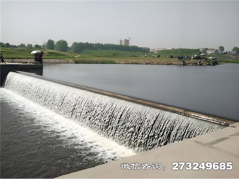 甘孜州水库溢洪道钢坝